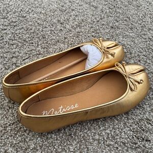 Gold Tabi Ballet Flats